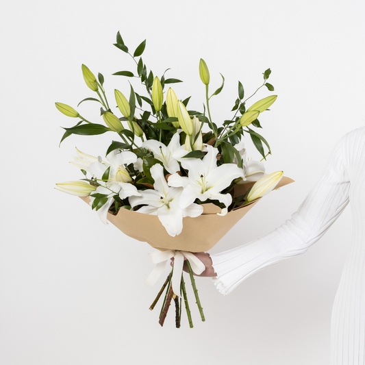 Lily Bouquet - Edelweiss Flowers