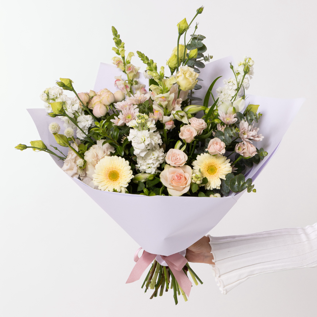 Mother's Day Pretty Bouquet - Edelweiss Flowers