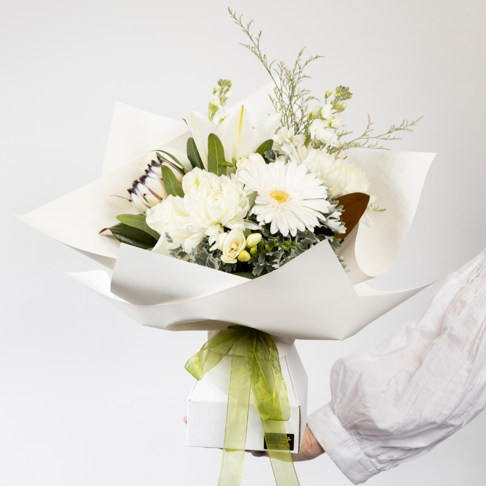 Neutral Bouquet in Water Filled Box - Edelweiss Flowers